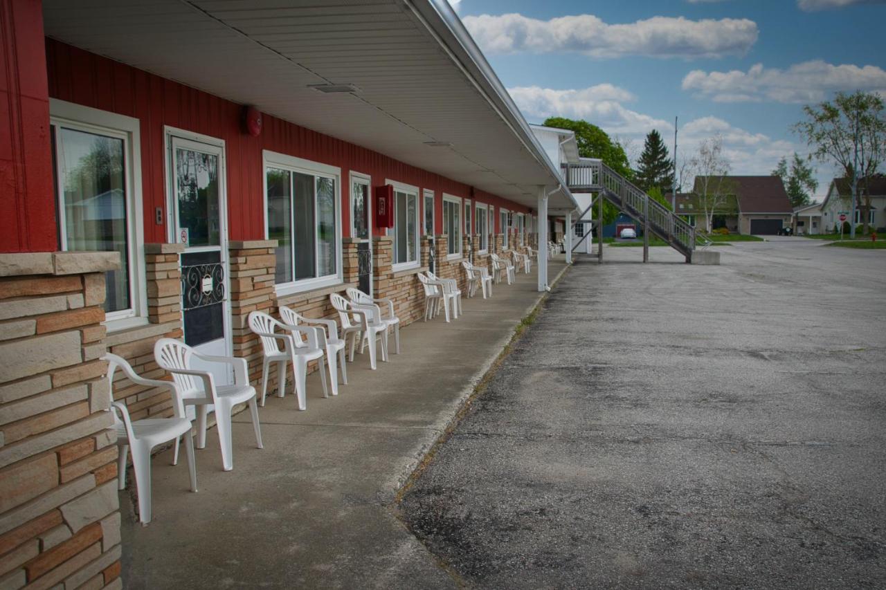 Maple Leaf Inn & Suites Kincardine Exterior photo