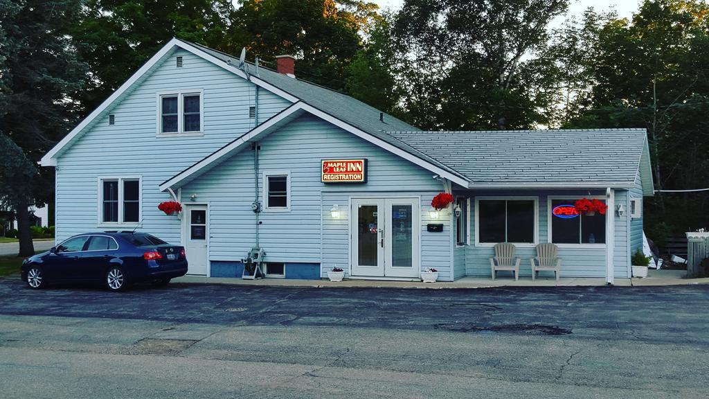 Maple Leaf Inn & Suites Kincardine Exterior photo